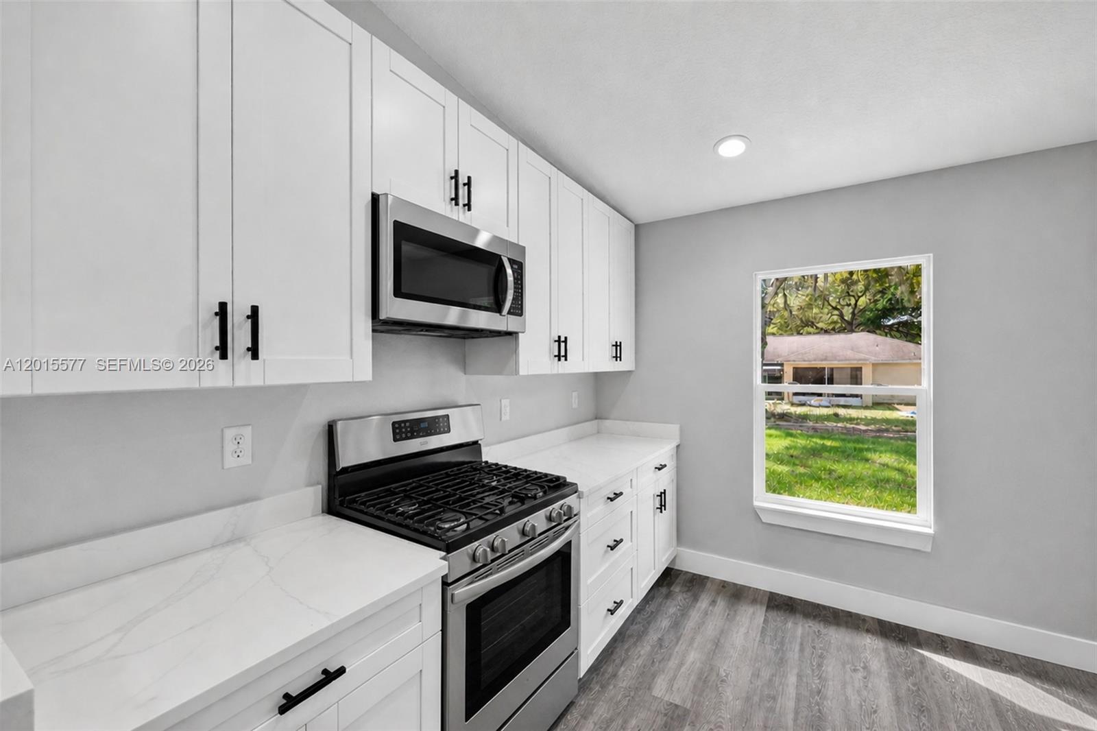 ROLLING RANCH ESTATE - Residential