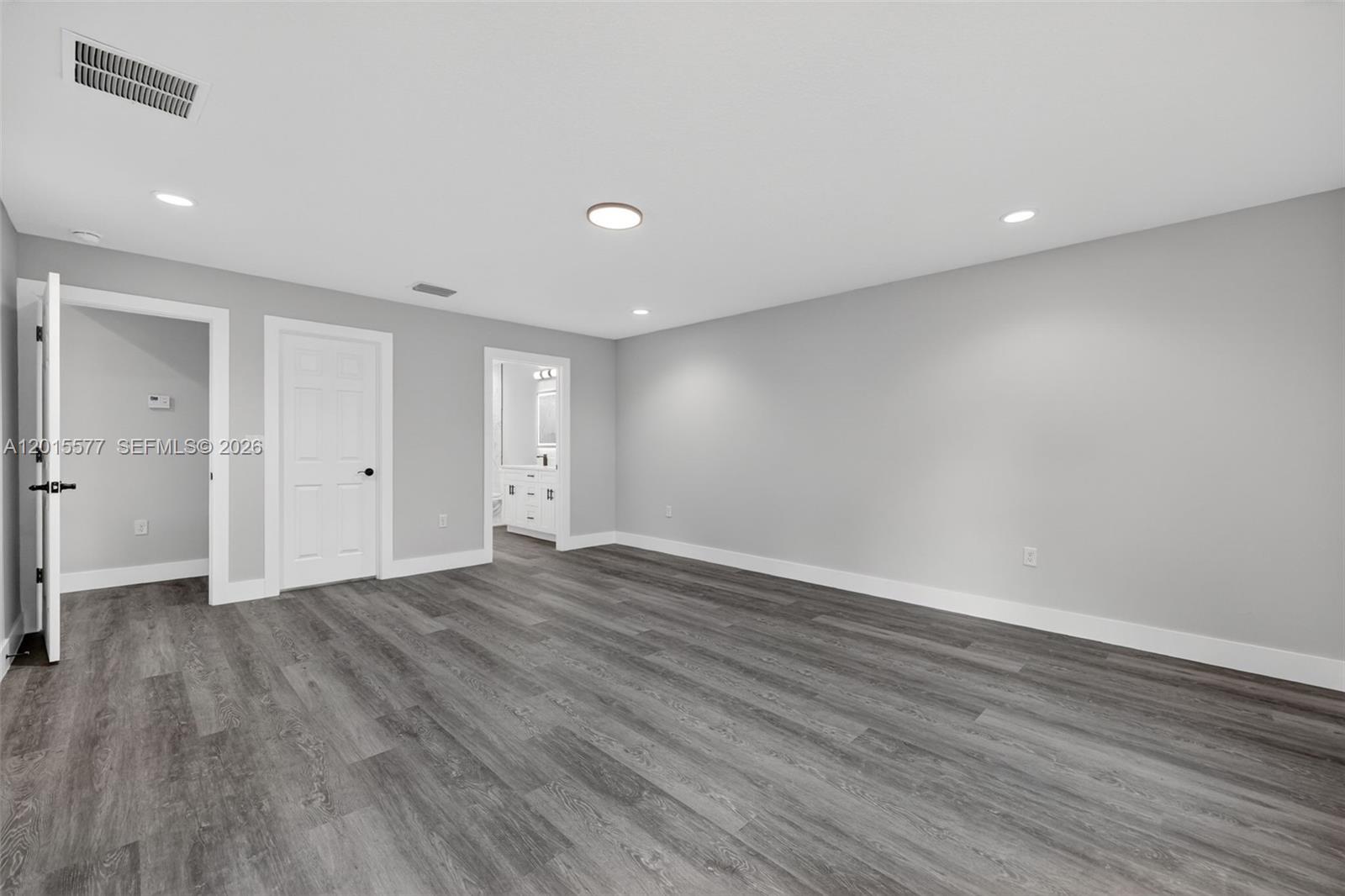 ROLLING RANCH ESTATE - Residential