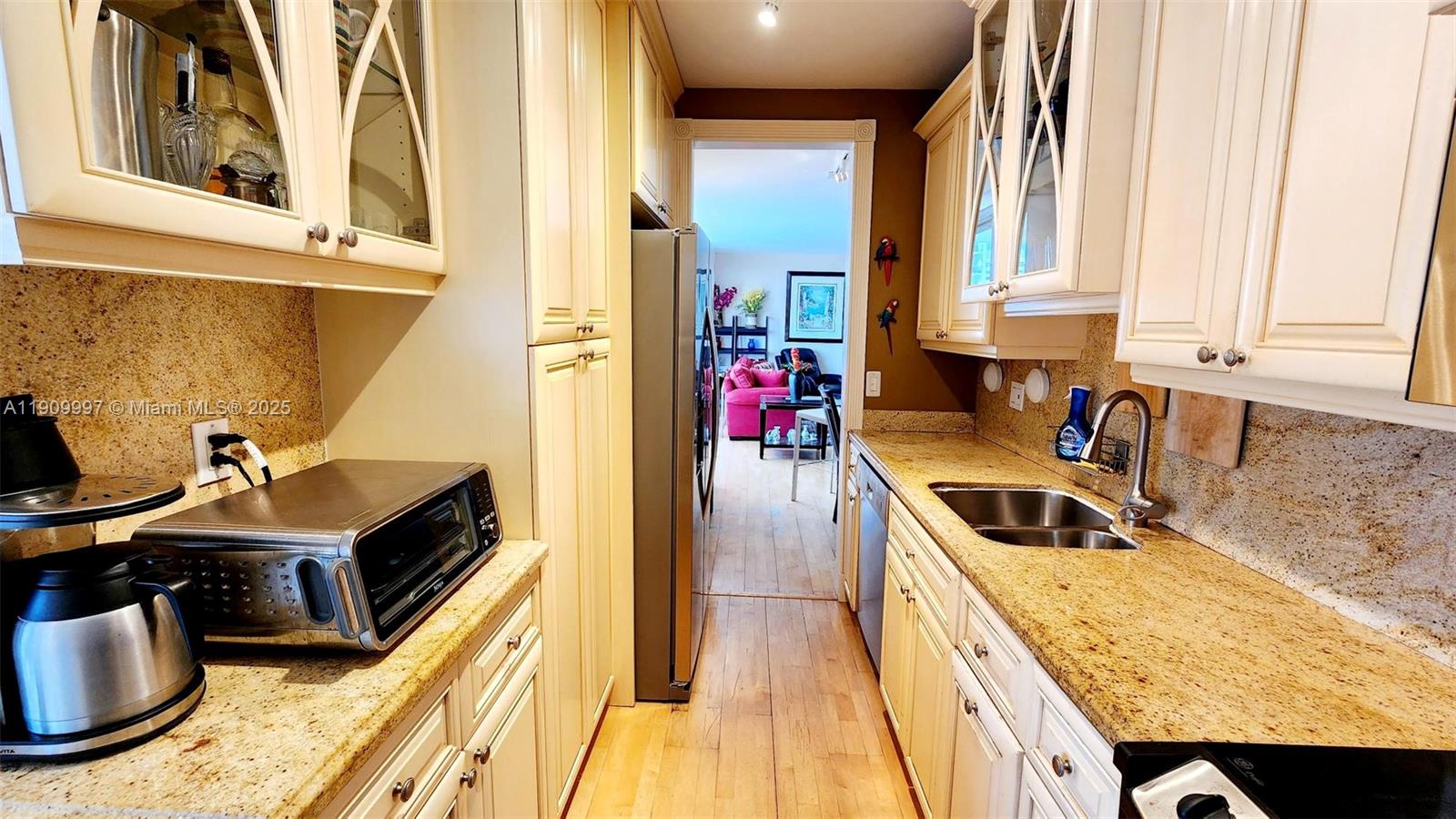 SUNRISE TOWER CONDO - Residential Lease