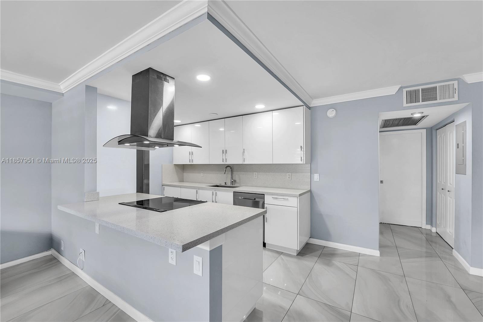 LUCAYA VILLAGE 1-B CONDO - Residential