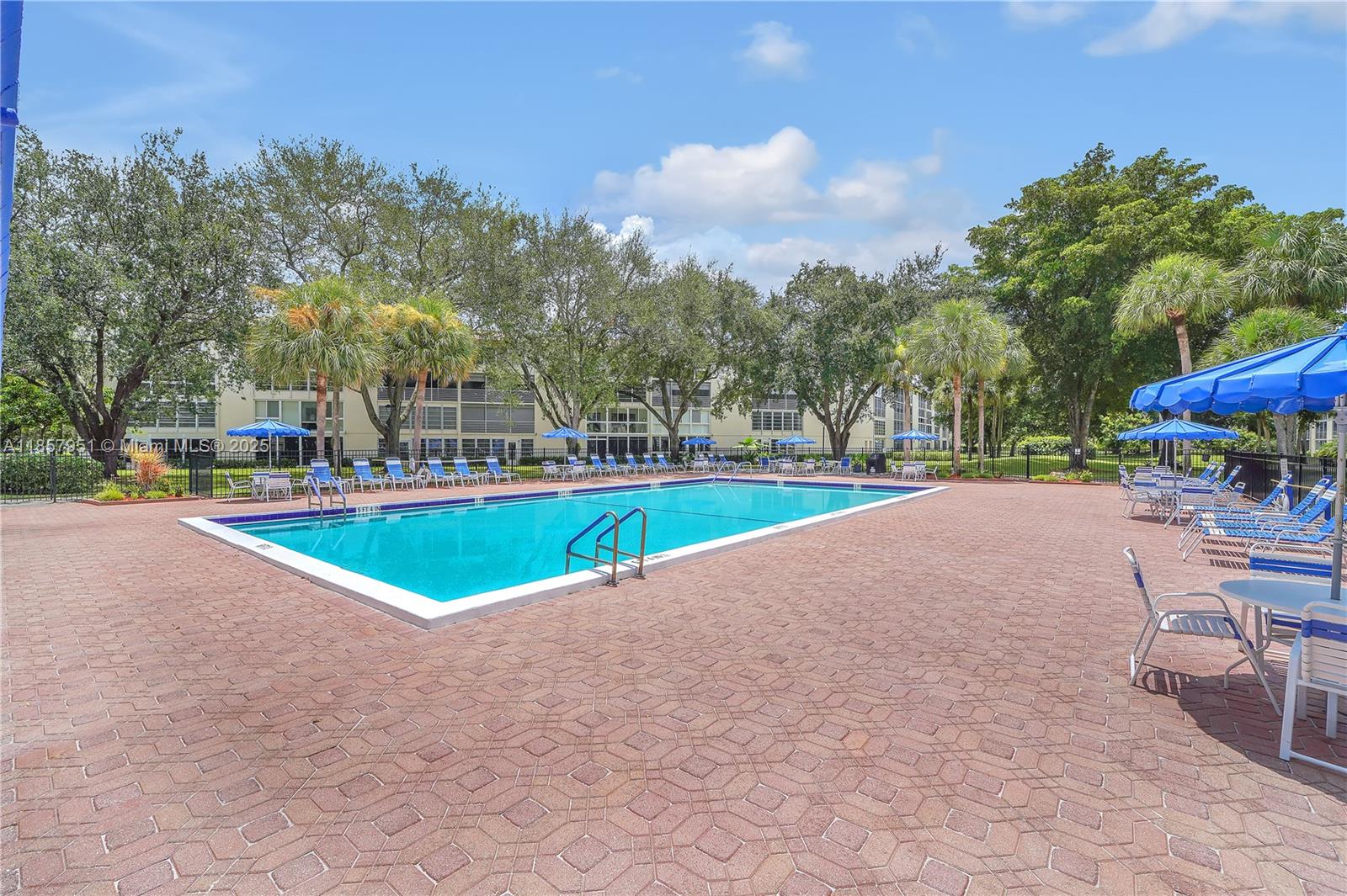 LUCAYA VILLAGE 1-B CONDO - Residential