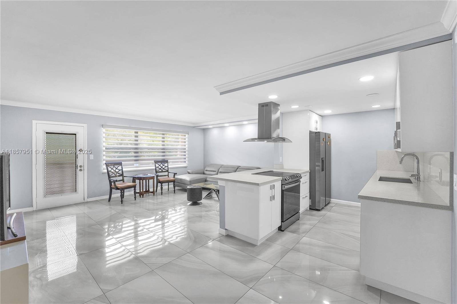 LUCAYA VILLAGE 1-B CONDO - Residential