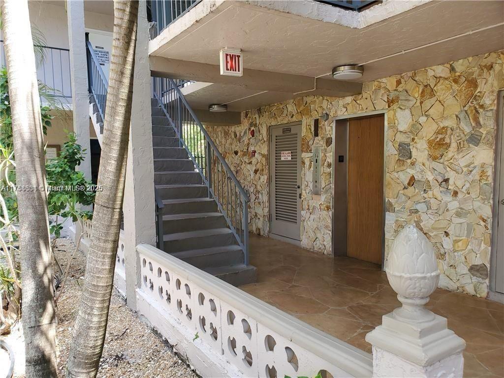 SOMERSET NO 1 CONDO - Residential