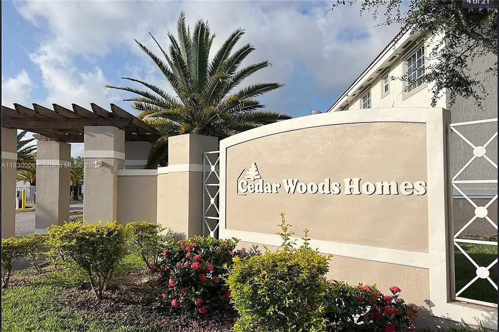 coming to see this well maintained townhouse features 4 generously sized bedrooms,2 full bathrooms , and 1 half bathrooms, perfect for families or investors, the interior boast beatifull ceramic tile flooring throughout for easy maintenance and a modern look, conveniently located near schools, shopping and major highways. Don't miss this opportunity.