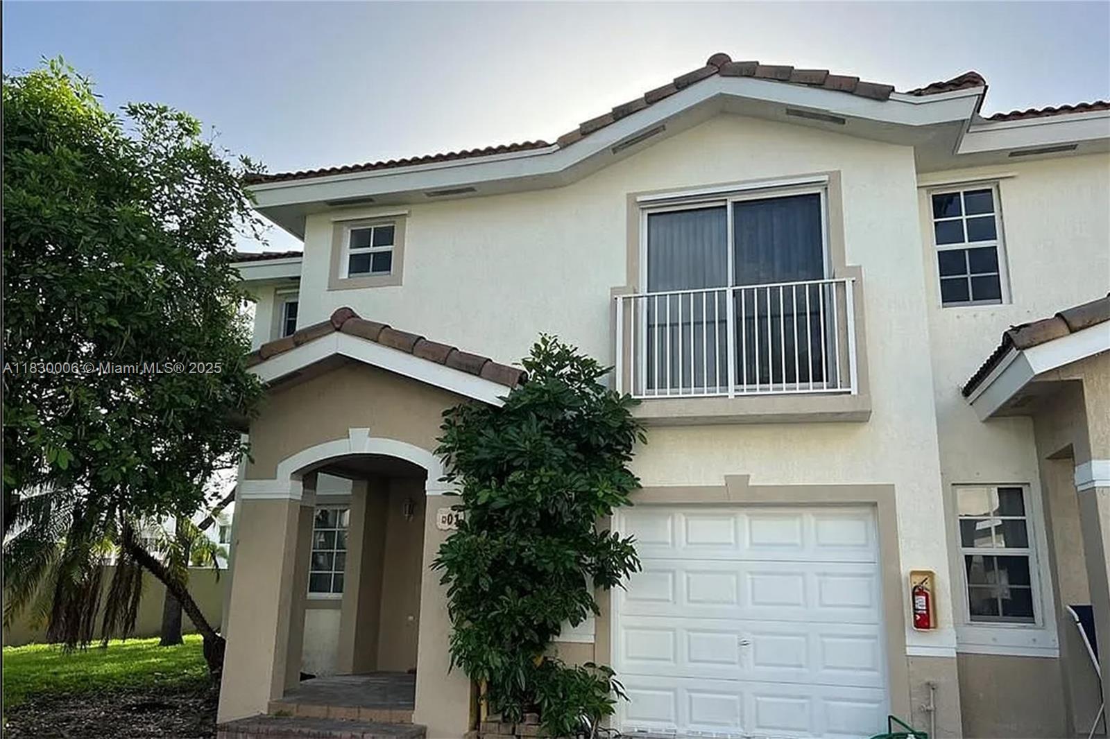 13990 SW 260 th st, Homestead, FL, 33032/$399,900 2 13990 SW 260 th st