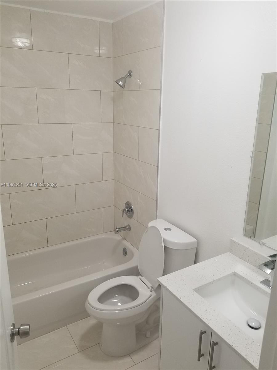 LEE LAYNE VILLAS - Residential Lease