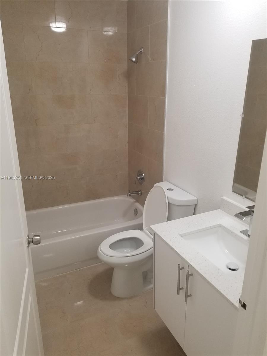 LEE LAYNE VILLAS - Residential Lease