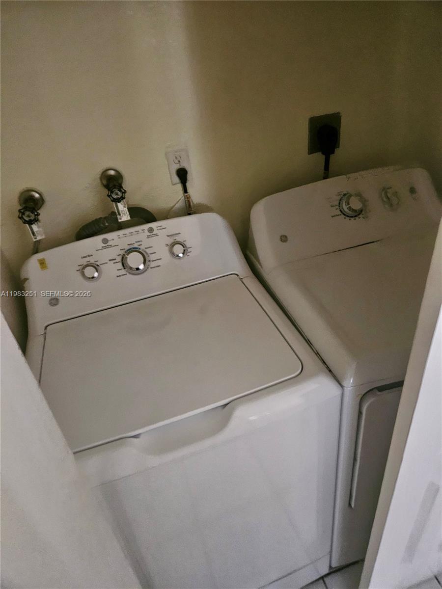 LEE LAYNE VILLAS - Residential Lease