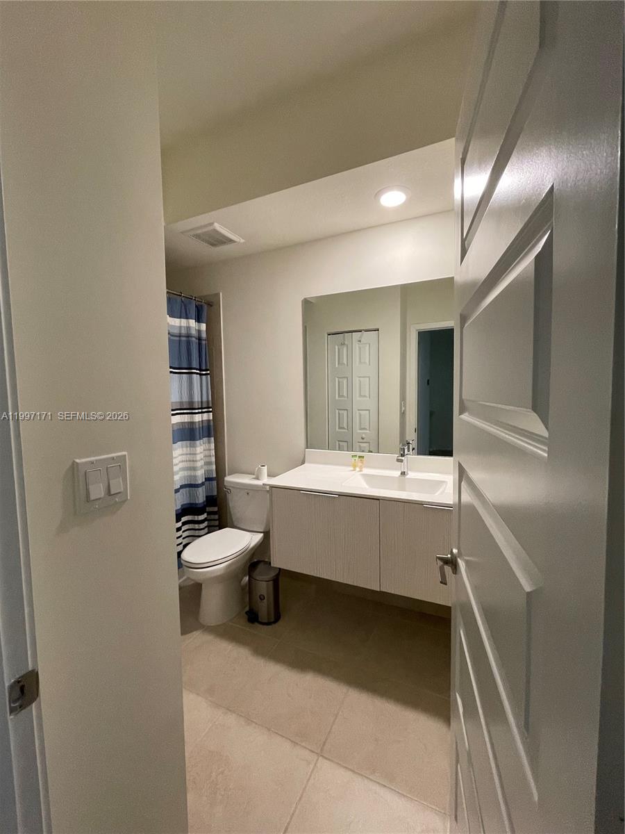 HIGHLAND AT PARK CENTRAL - Residential Lease