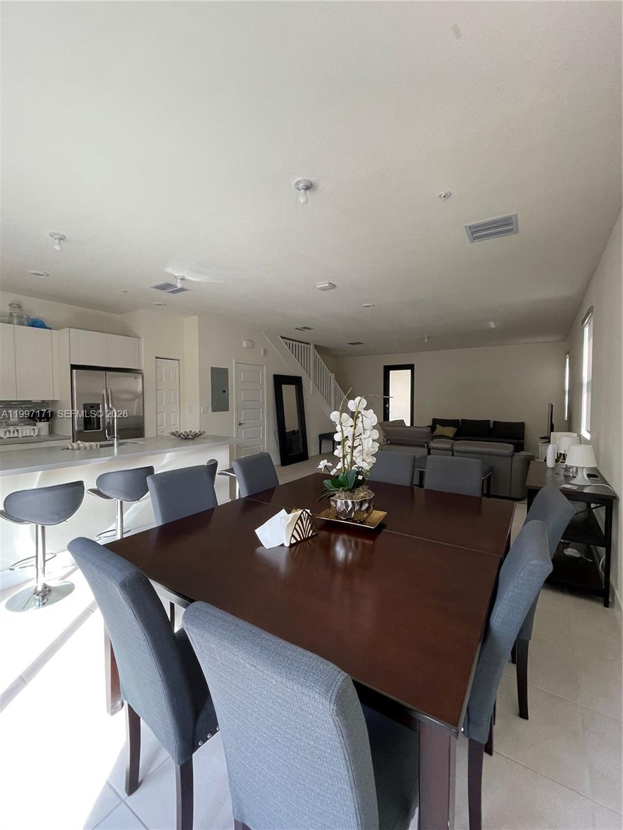 HIGHLAND AT PARK CENTRAL - Residential Lease