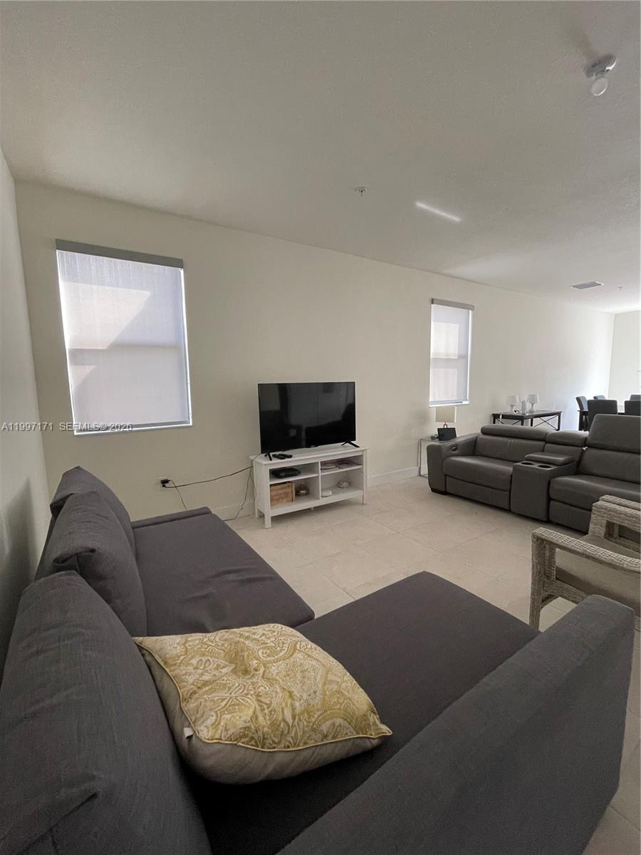 HIGHLAND AT PARK CENTRAL - Residential Lease