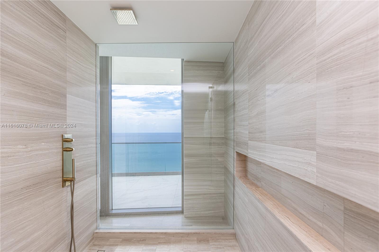 ARAMANI CASA - Residential