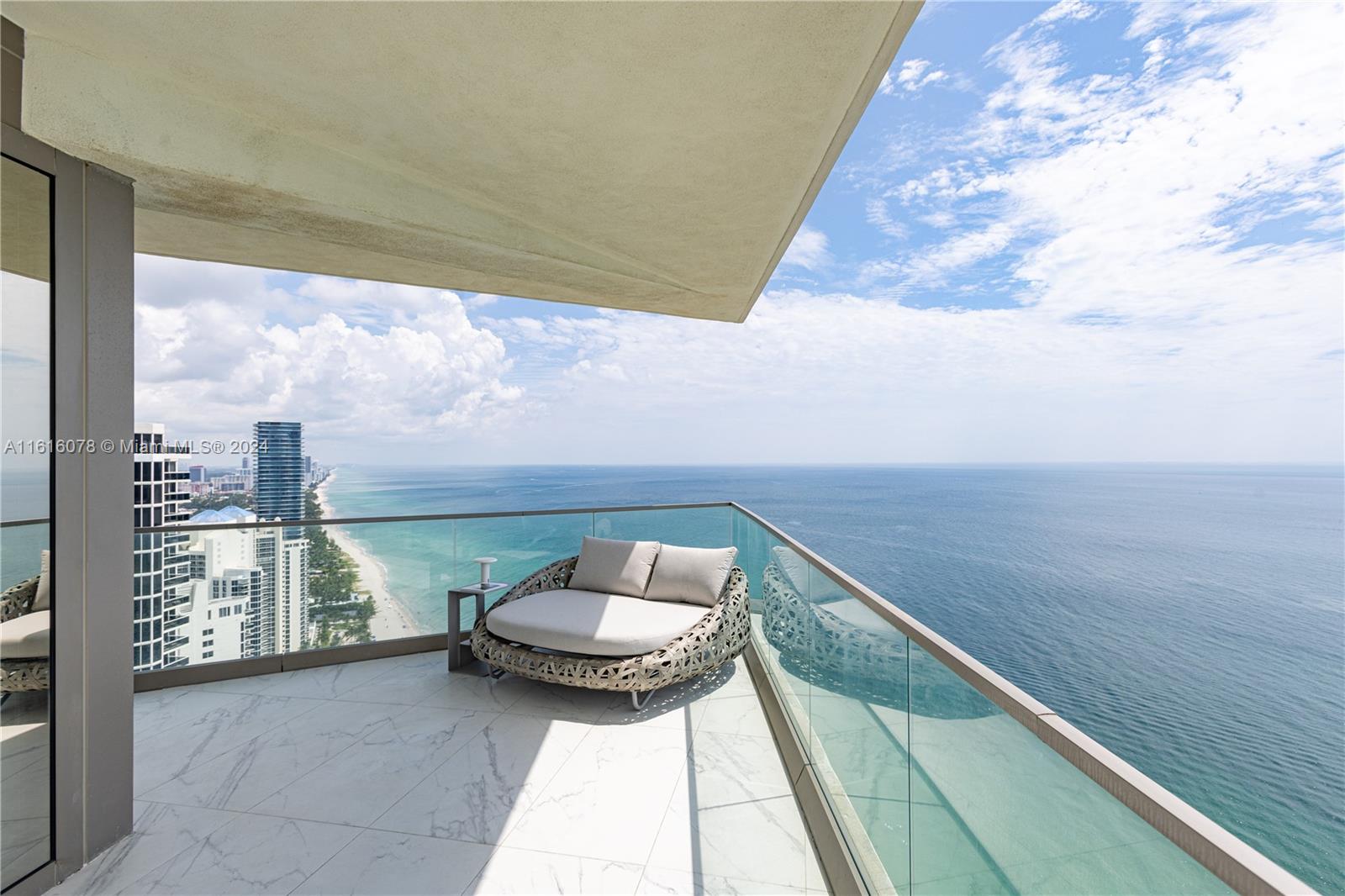 18975 Collins Ave 3500