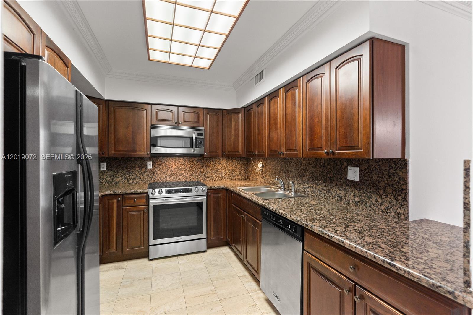 3600 Mystic Pointe Dr 310