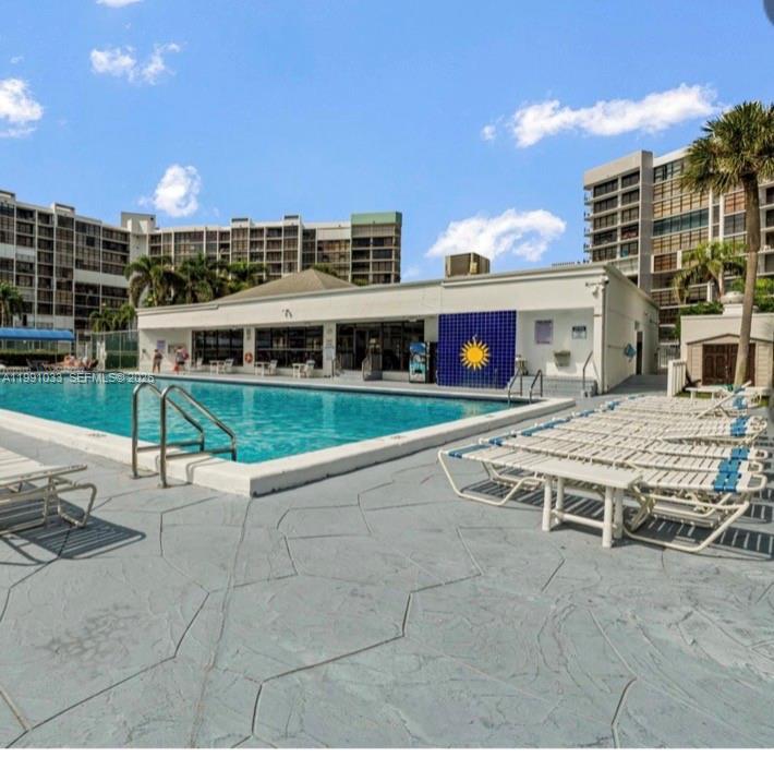 TOWERS OF OCEANVIEW SOUTH - Residential