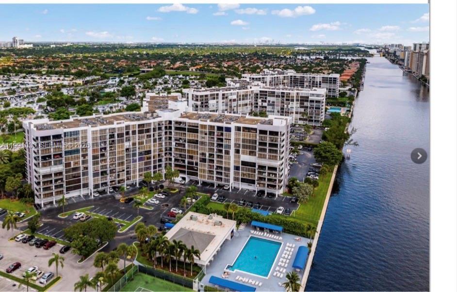 View photos, virtual tours, details... 600 Parkview Dr 717