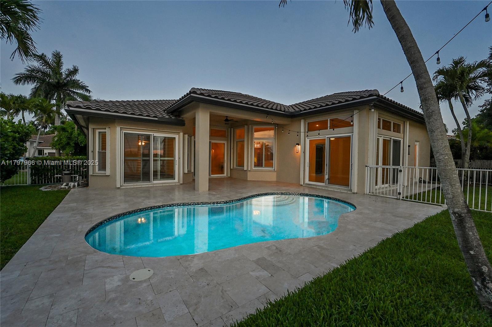 MARINERS COVE OF EAGLE LA - Residential