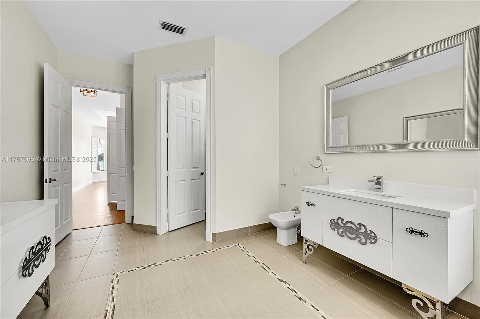MARINERS COVE OF EAGLE LA - Residential