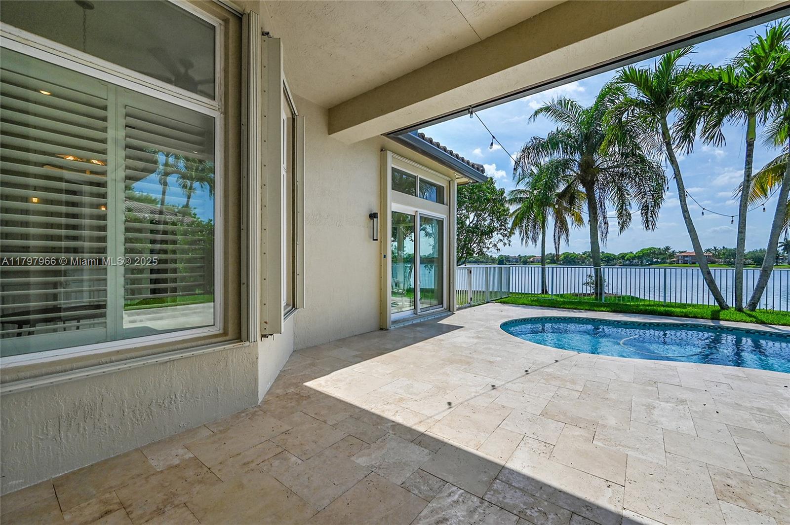 MARINERS COVE OF EAGLE LA - Residential