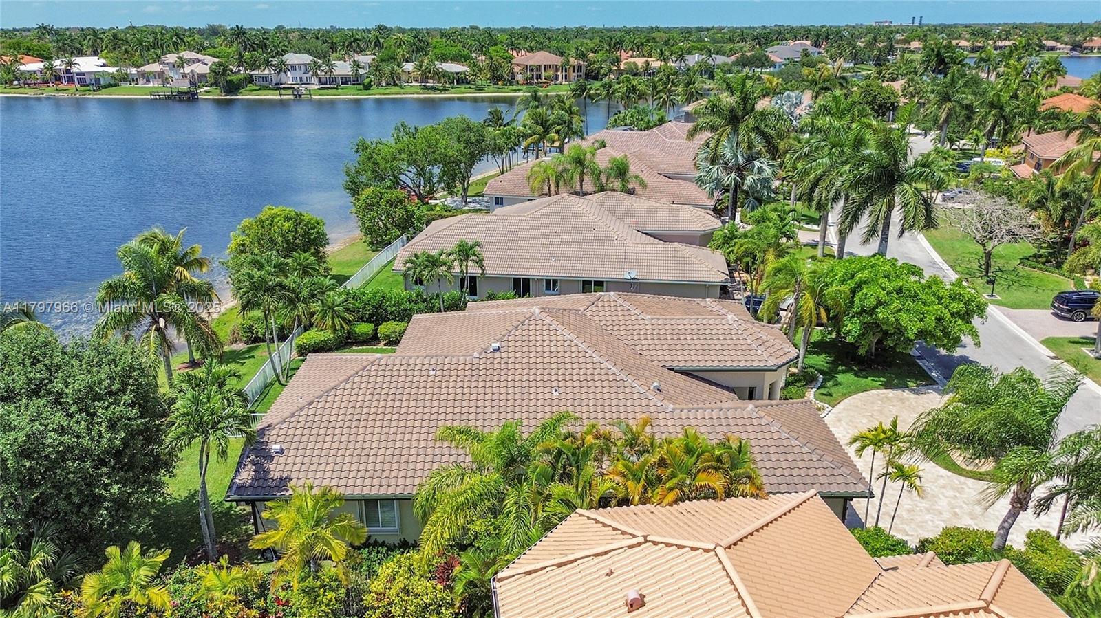 MARINERS COVE OF EAGLE LA - Residential