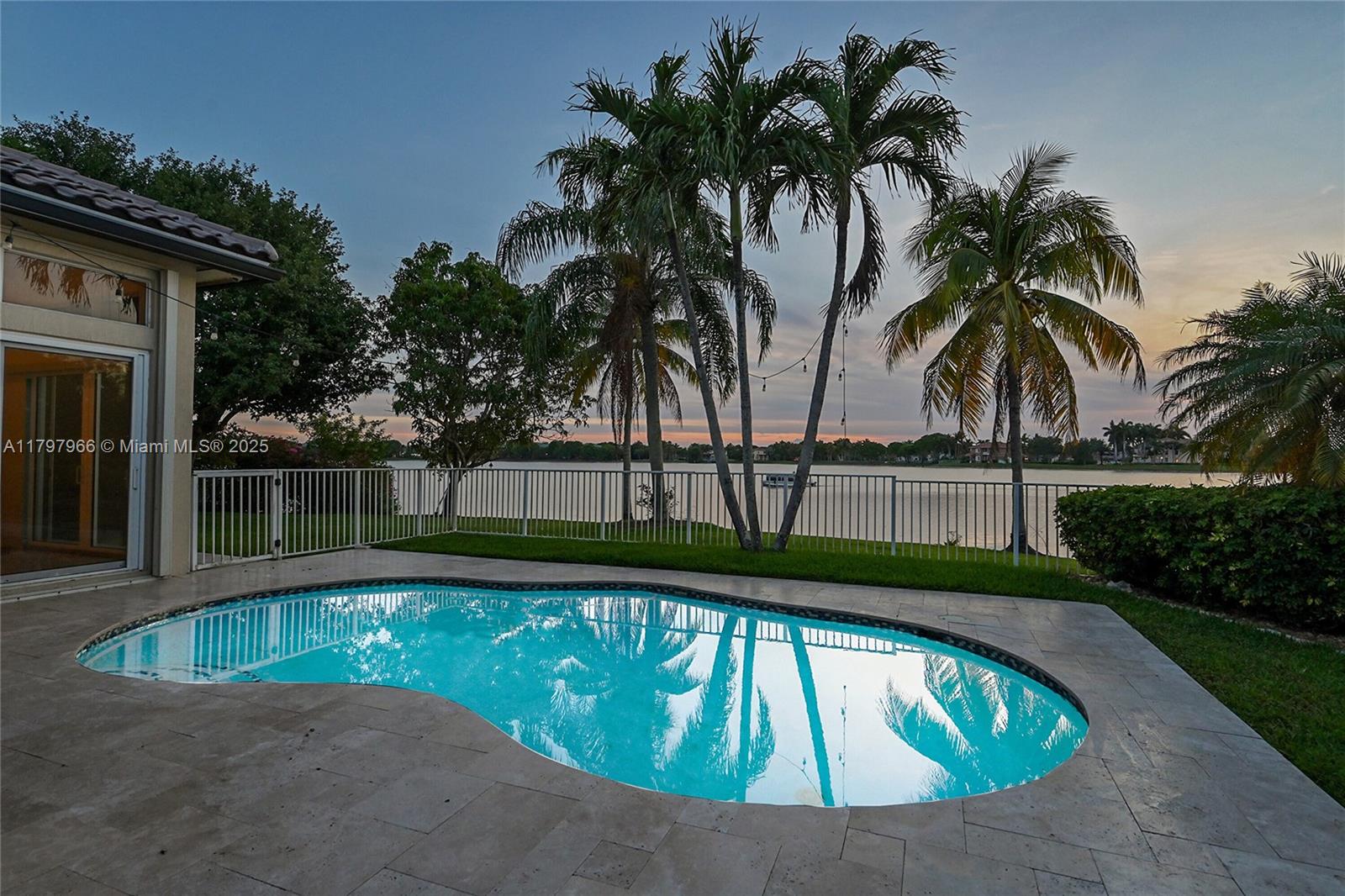 MARINERS COVE OF EAGLE LA - Residential