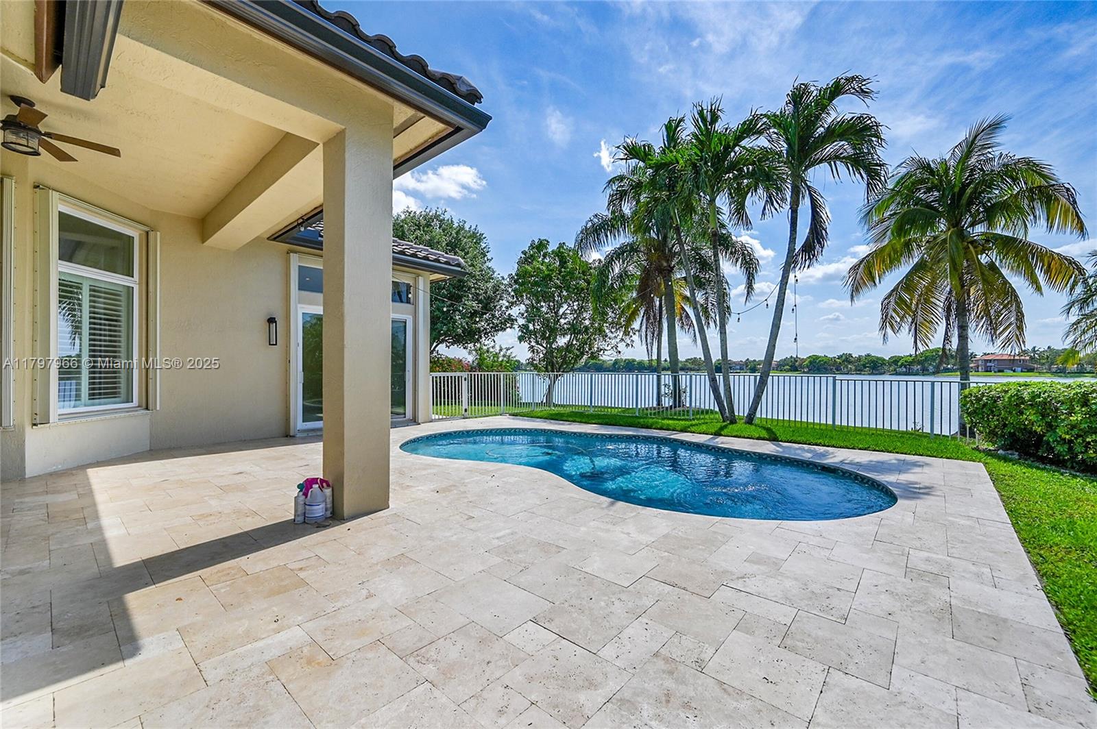 MARINERS COVE OF EAGLE LA - Residential