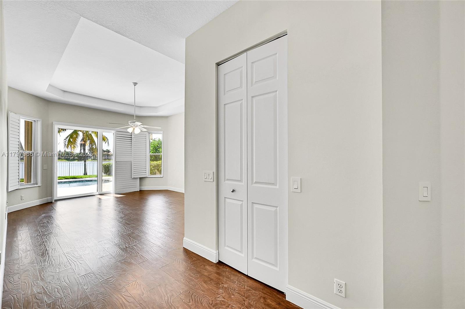 MARINERS COVE OF EAGLE LA - Residential