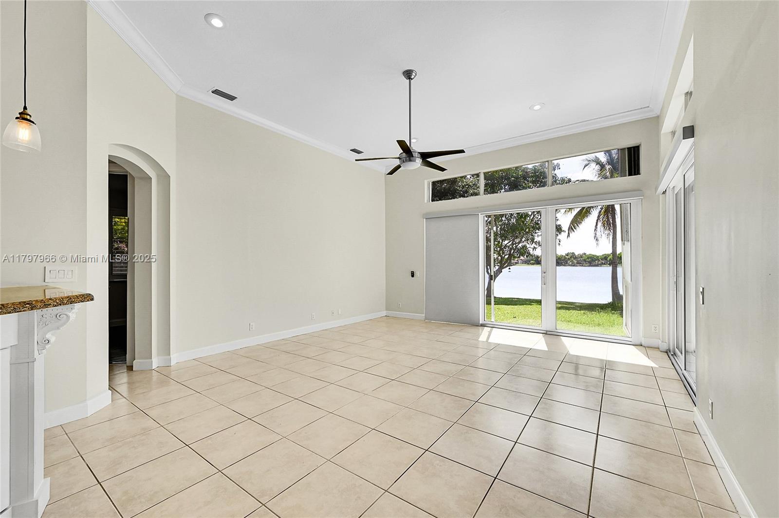 MARINERS COVE OF EAGLE LA - Residential