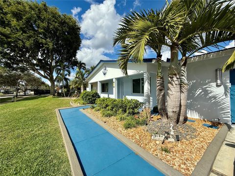 5921 SW 17th St Plantation FL 33317