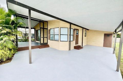 6156 Seashore Drive Atlantis FL 33462