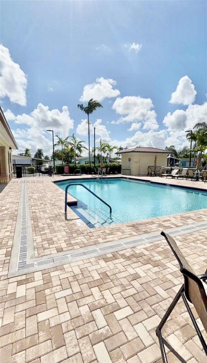 Palm Breeze Club - Residential