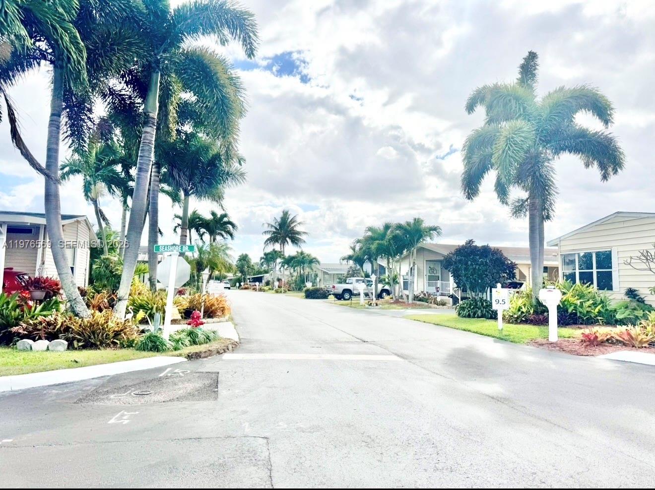 Palm Breeze Club - Residential