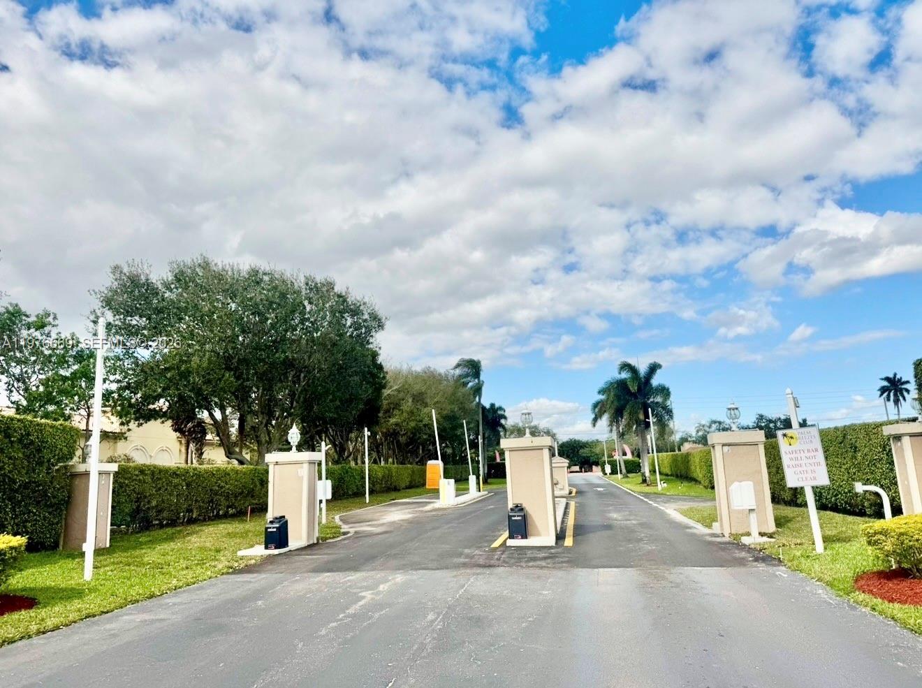 Palm Breeze Club - Residential