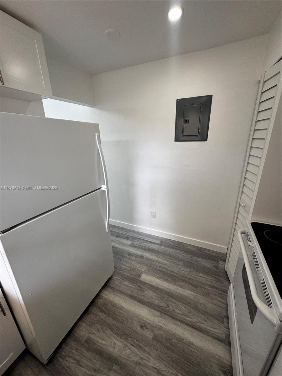 ATRIUM OF HOLLYWOOD INC C - Residential Lease