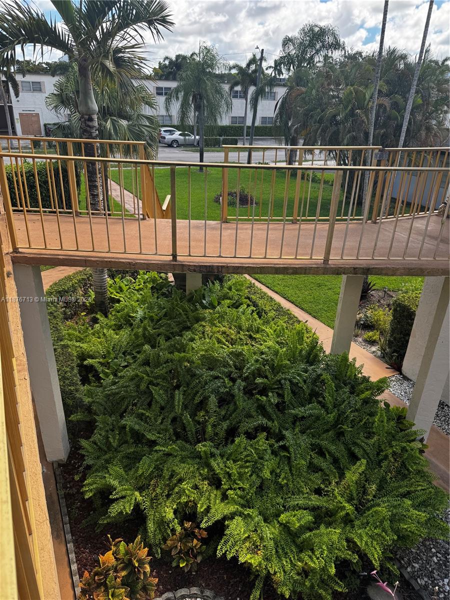 ATRIUM OF HOLLYWOOD INC C - Residential Lease