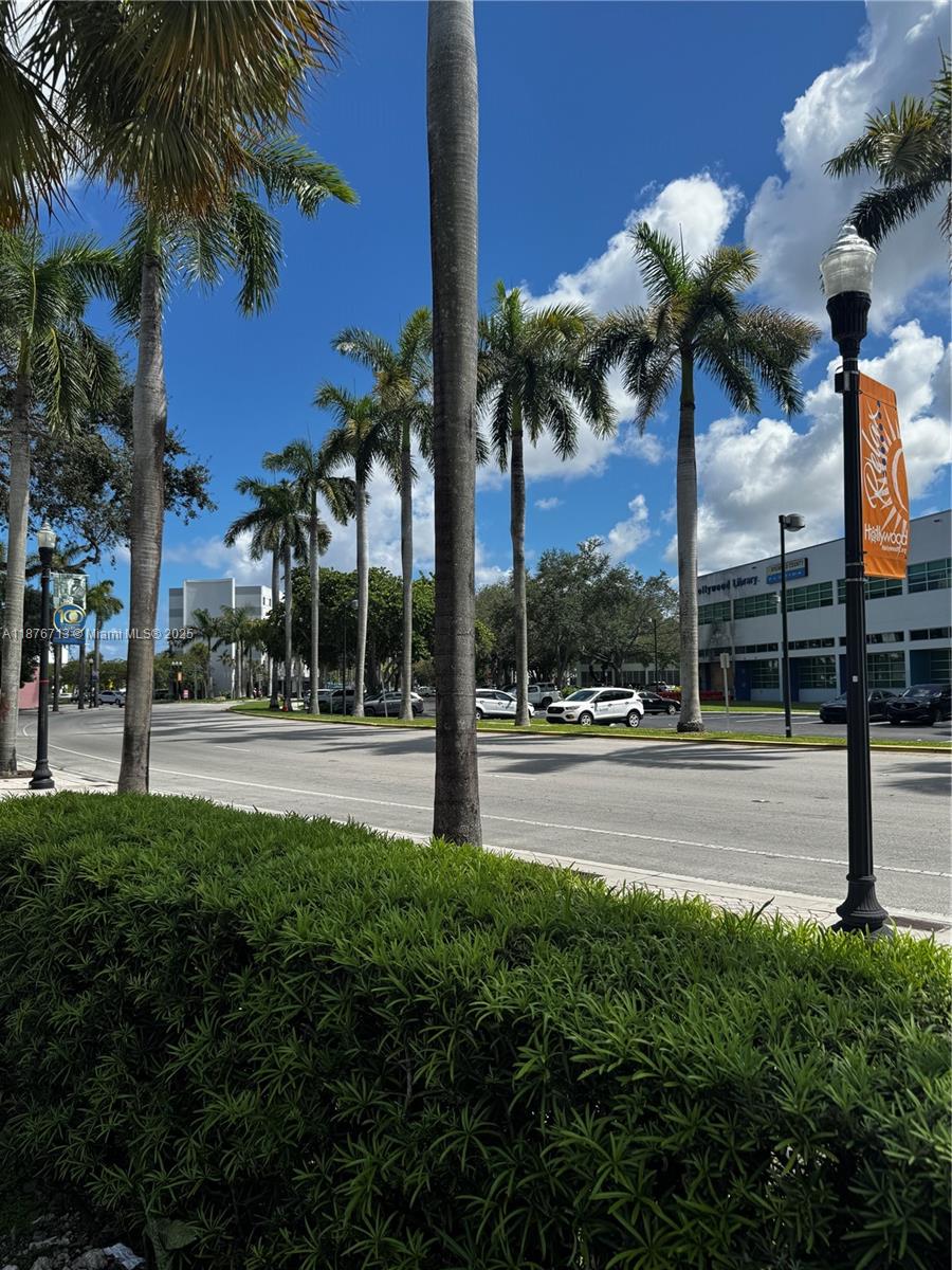 ATRIUM OF HOLLYWOOD INC C - Residential Lease