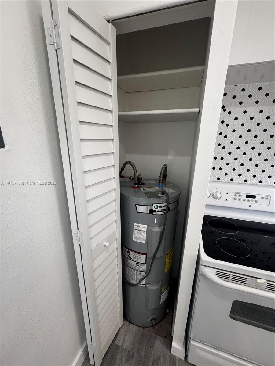 ATRIUM OF HOLLYWOOD INC C - Residential Lease