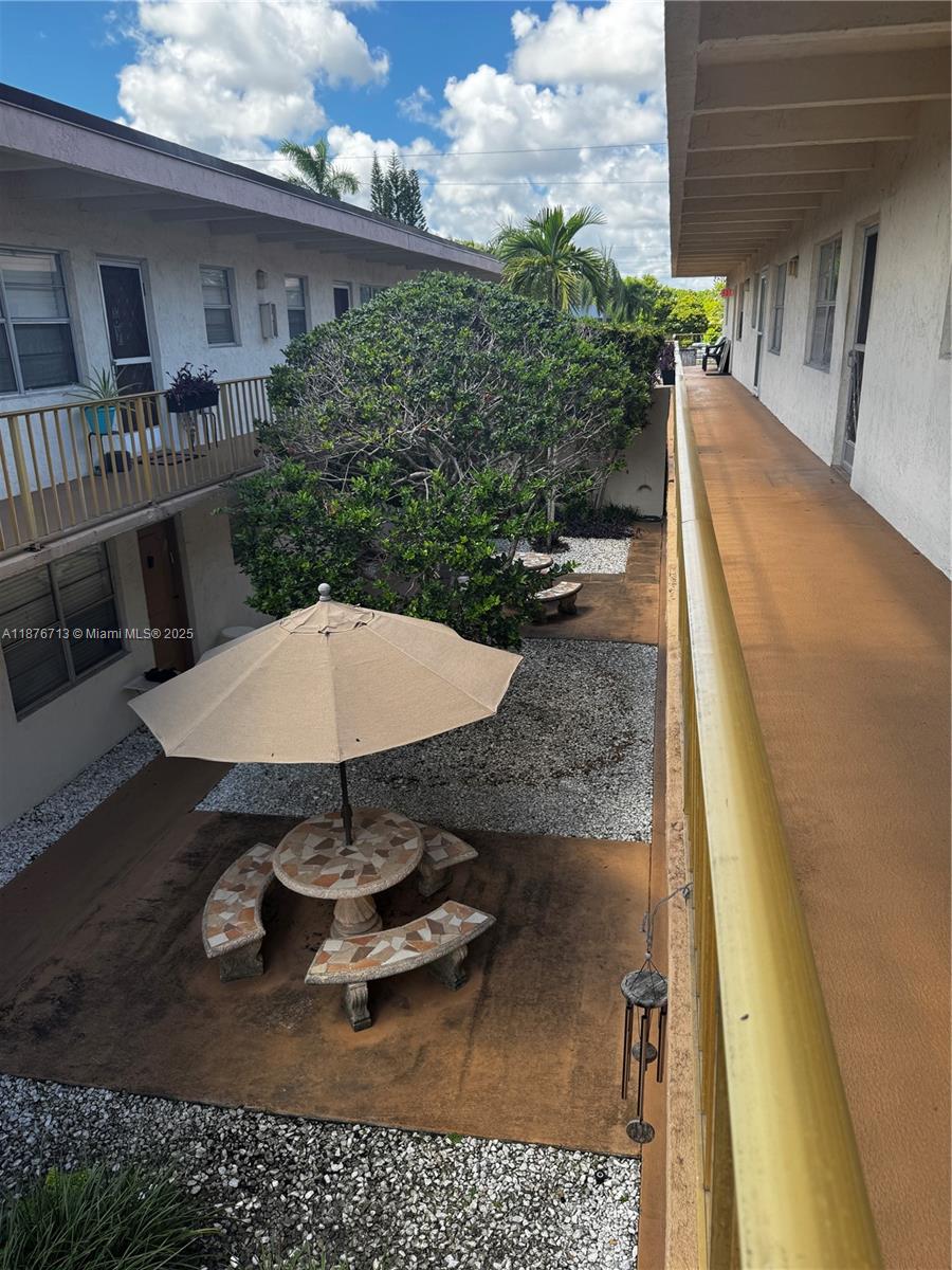 ATRIUM OF HOLLYWOOD INC C - Residential Lease