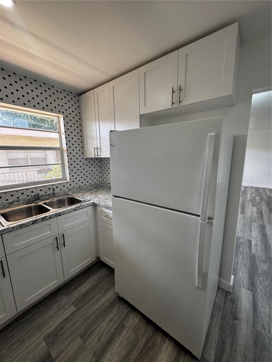 ATRIUM OF HOLLYWOOD INC C - Residential Lease