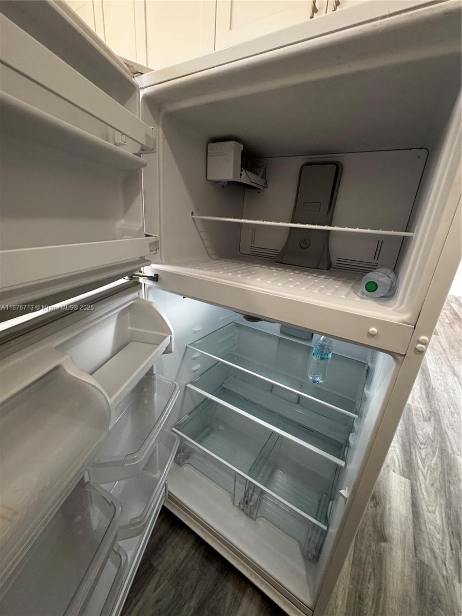 ATRIUM OF HOLLYWOOD INC C - Residential Lease