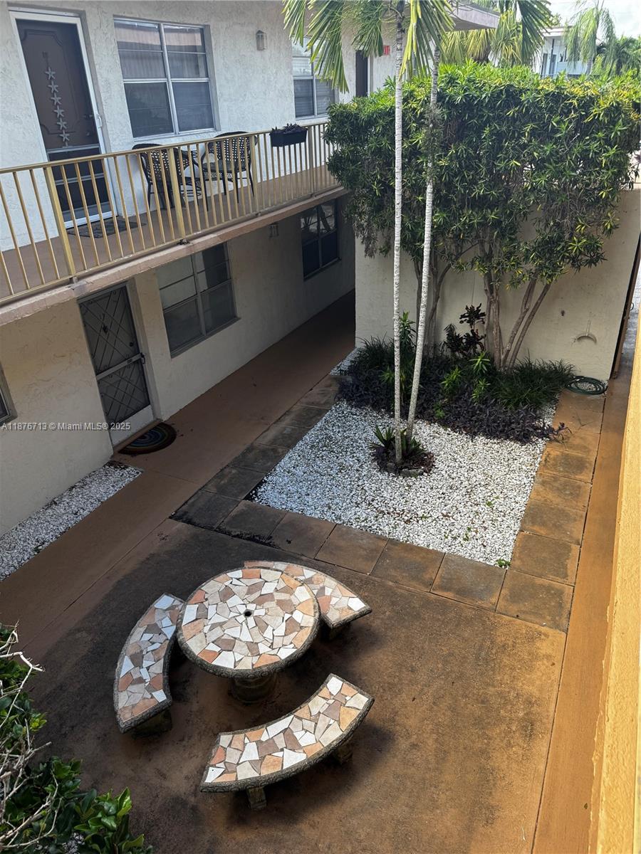 ATRIUM OF HOLLYWOOD INC C - Residential Lease