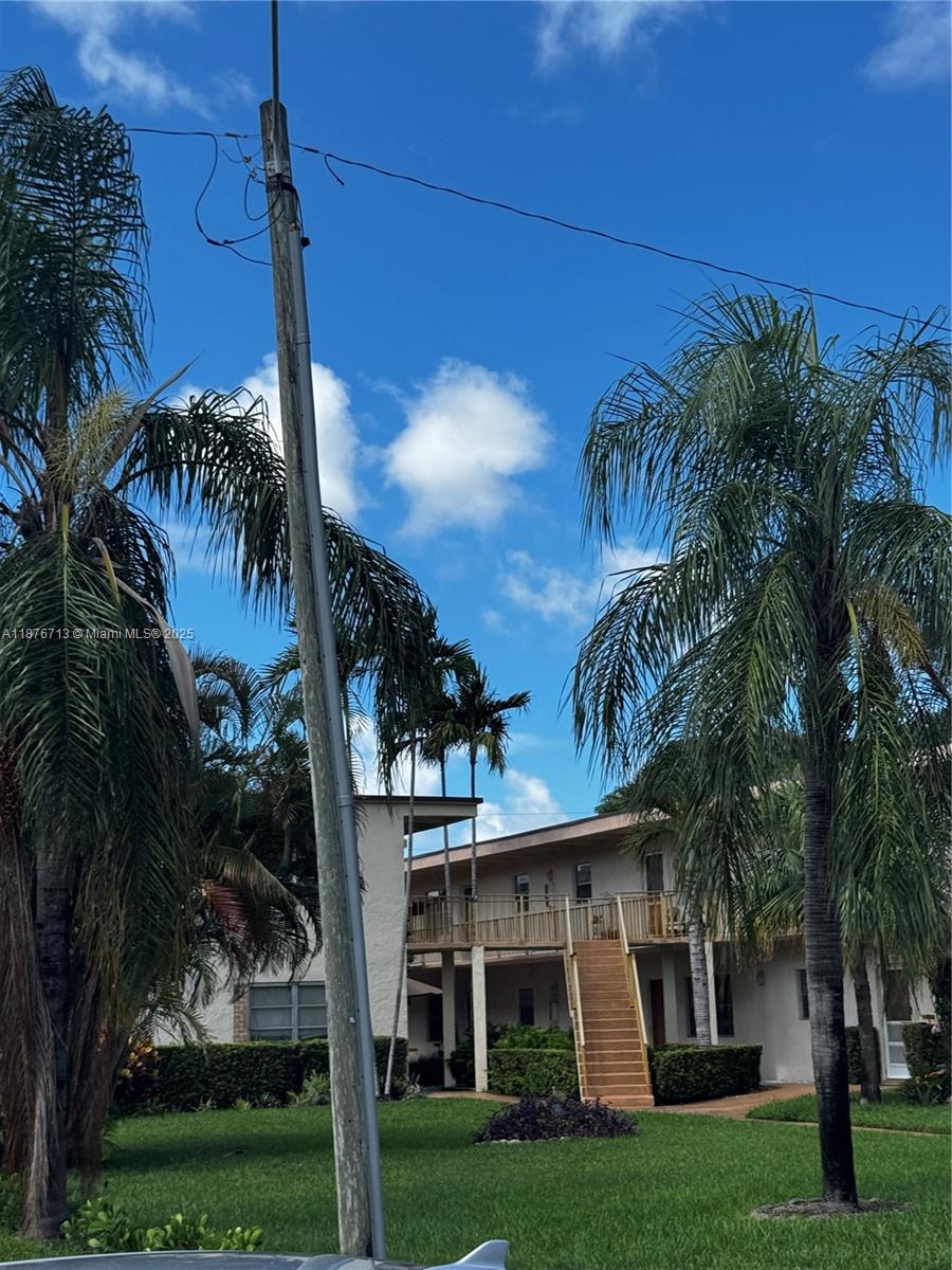 ATRIUM OF HOLLYWOOD INC C - Residential Lease