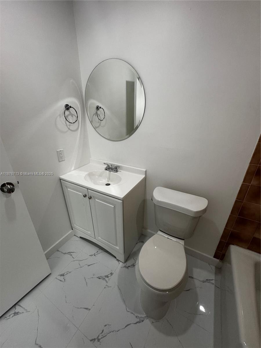 ATRIUM OF HOLLYWOOD INC C - Residential Lease