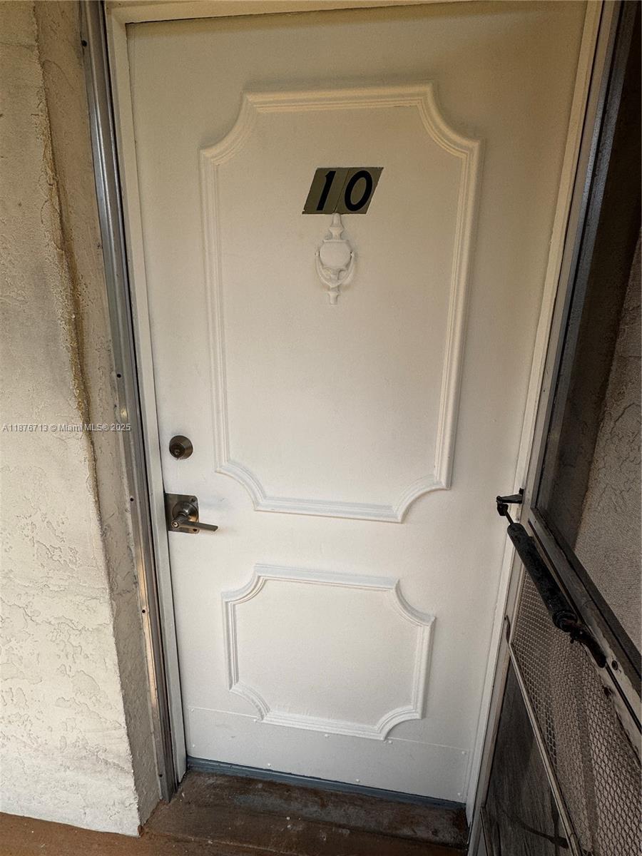 ATRIUM OF HOLLYWOOD INC C - Residential Lease