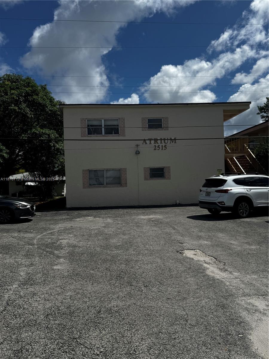 ATRIUM OF HOLLYWOOD INC C - Residential Lease