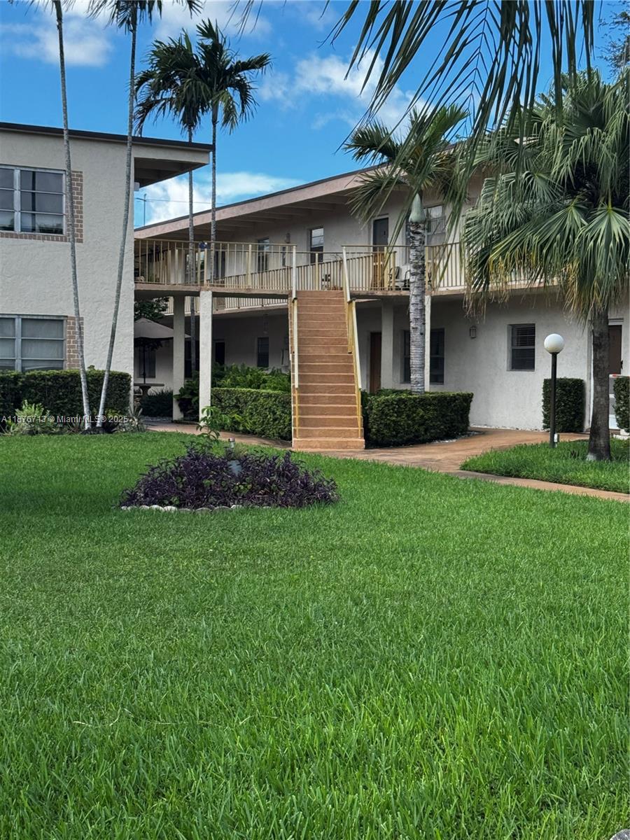 ATRIUM OF HOLLYWOOD INC C - Residential Lease