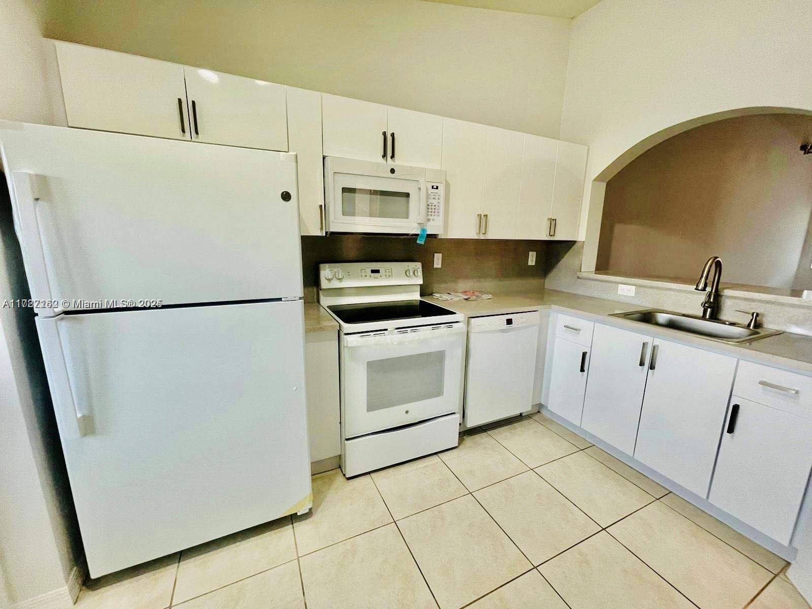 Rental Property at 2650 Se 12th Pl 204, Homestead, Miami-Dade County, Florida - Bedrooms: 2 
Bathrooms: 2  - $1,795 MO.