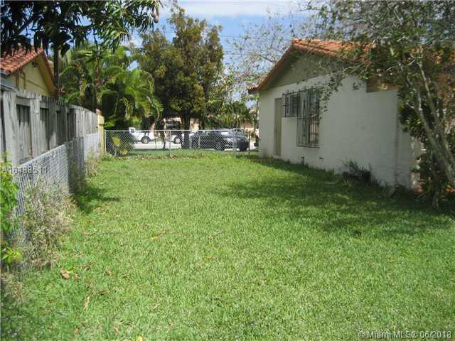 SNAPPER CREEK VILLAS - Residential