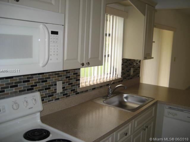 SNAPPER CREEK VILLAS - Residential