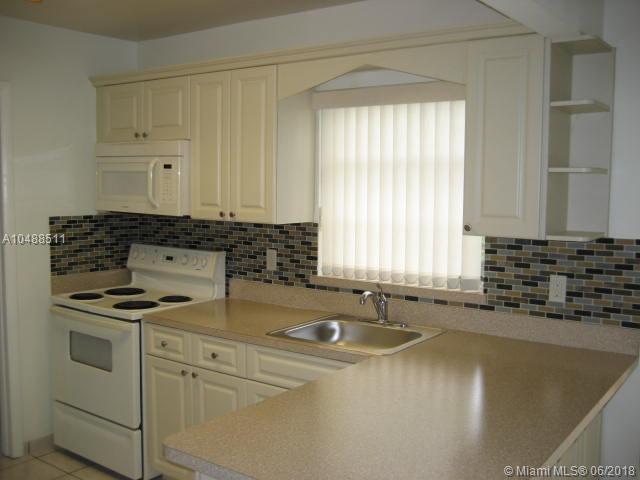 SNAPPER CREEK VILLAS - Residential